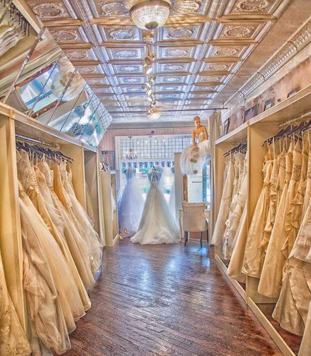Photo of the showroom interior - Mobile Image